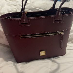 🎉Free shipping🎉 💕HP3/28💕 Dooney & Bourke Tote